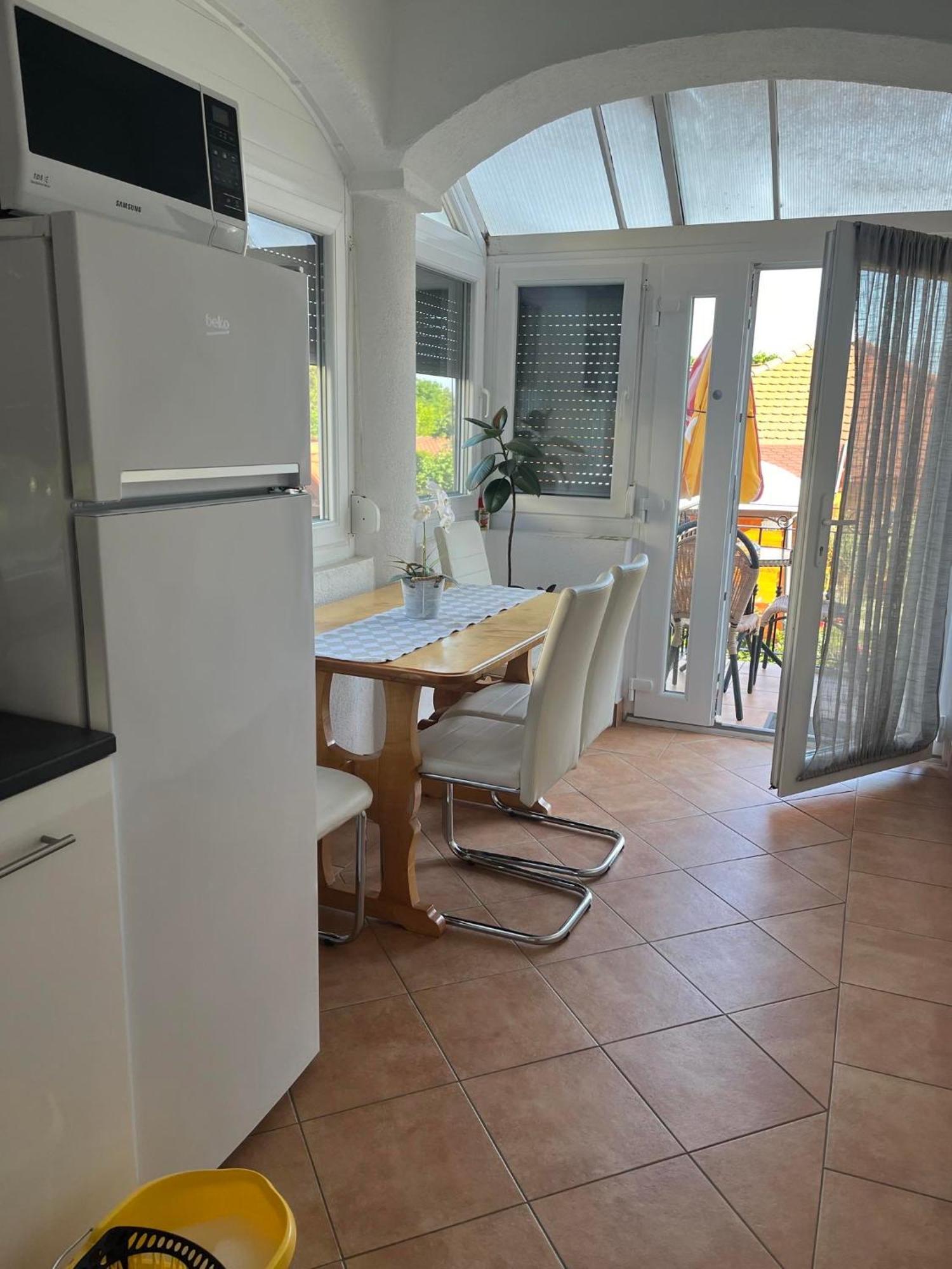 Rege Apartman 2 Alsoors Exterior foto