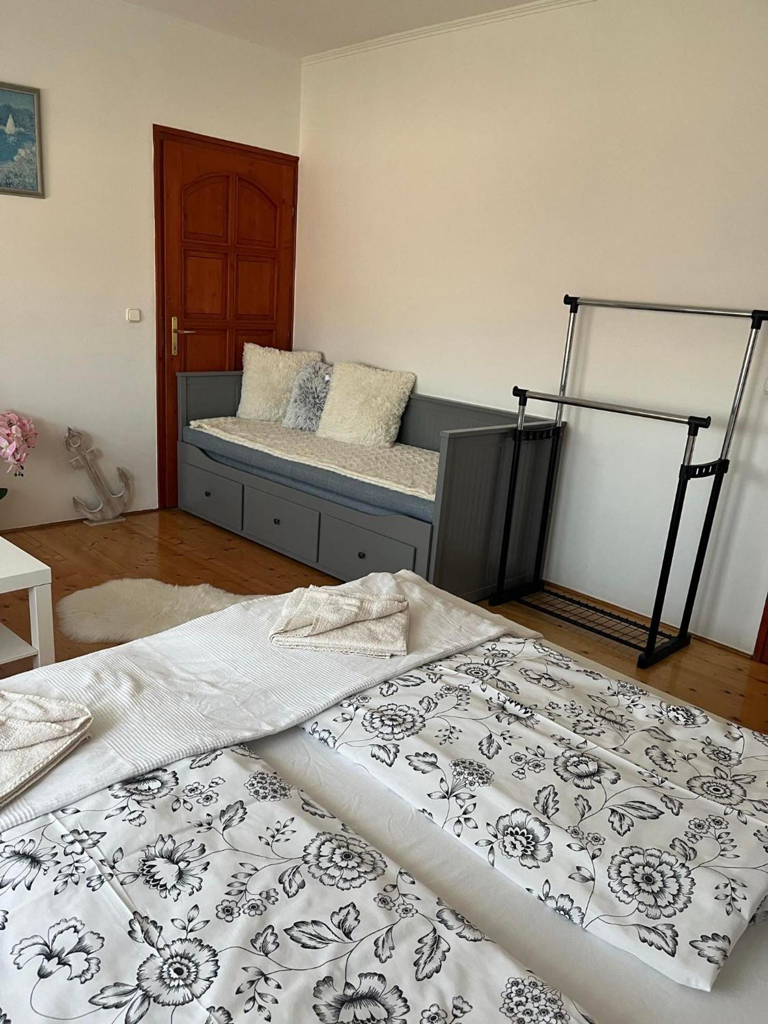 Rege Apartman 2 Alsoors Exterior foto